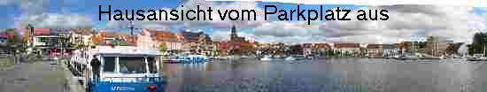 Hausansicht vom Parkplatz aus